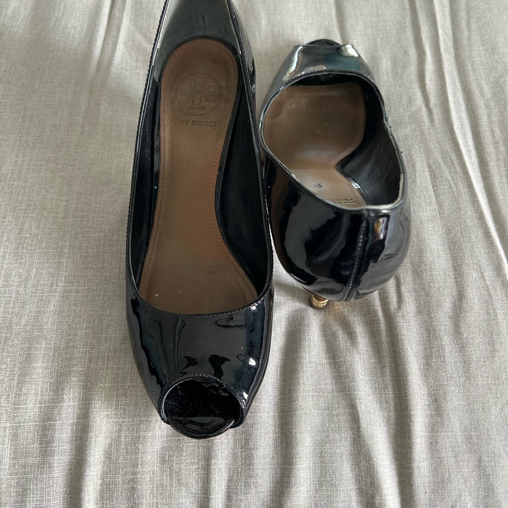 Tory Burch Rea Black Patent Peep Toe Heels - Picture 14 of 14